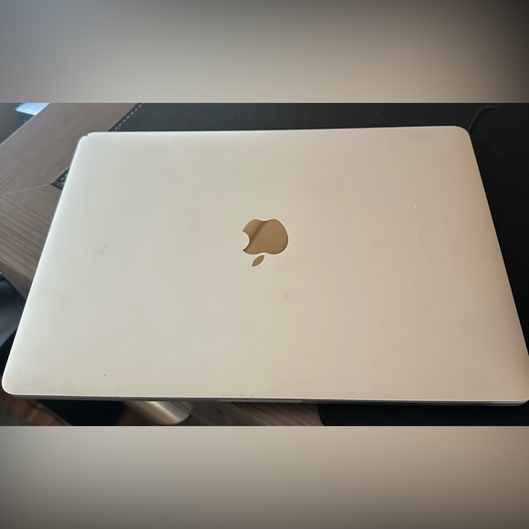Macbook Pro 13” + 10ft Charger
